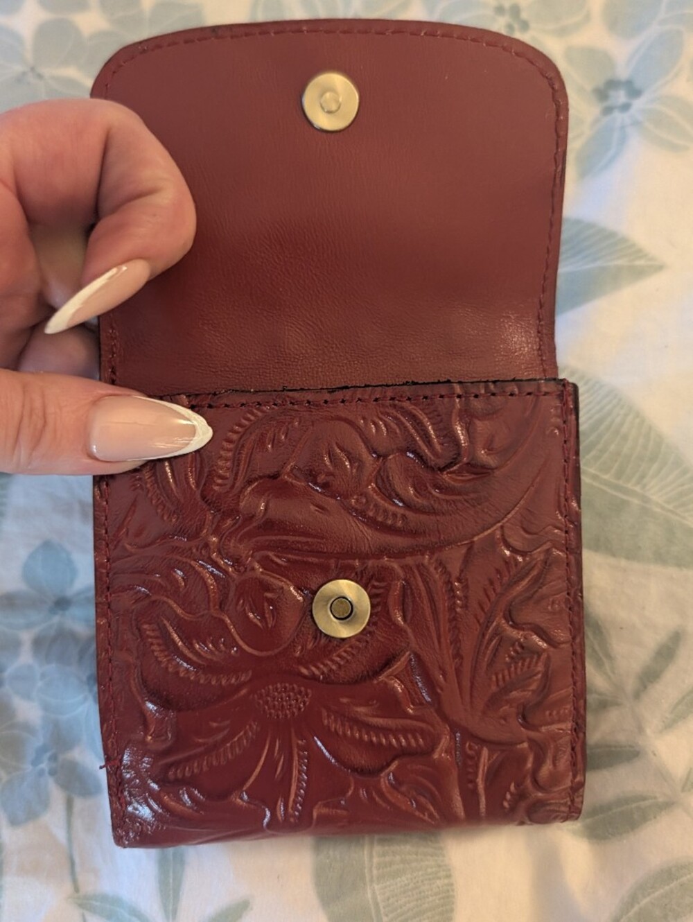Patricia Nash Astra Bifold Wallet In Burnished Tooled Berry Red Italian Leather - Picture 10 of 12